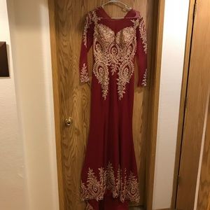 Size 16 Burgundy & Gold Brocade Formal w/train